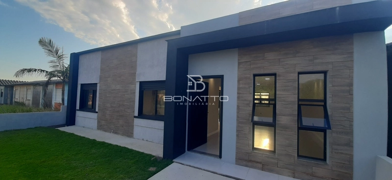 Casa a venda em Atlântida Sul: 2ª foto da galeria de imagens do imóvel