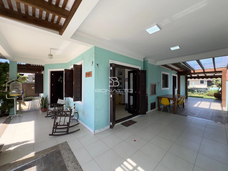 Casa à Venda em Atlântida Sul – Conforto, Espaço e Lazer!: 8ª foto da galeria de imagens do imóvel