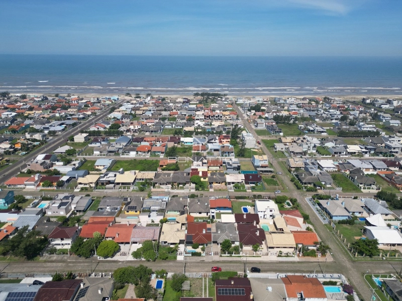 Casa à Venda em Atlântida Sul – Conforto, Espaço e Lazer!: 45ª foto da galeria de imagens do imóvel
