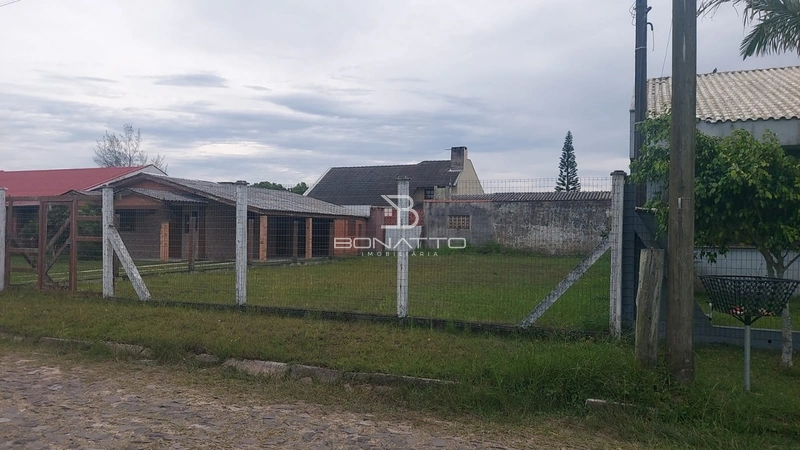 Terreno à Venda em Atlântida Sul – Posição solar: frente leste!: 2ª foto da galeria de imagens do imóvel