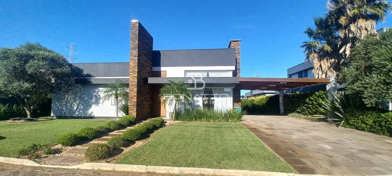 Belíssima Casa à Venda no Condomínio Náutico Lagoa do Passo