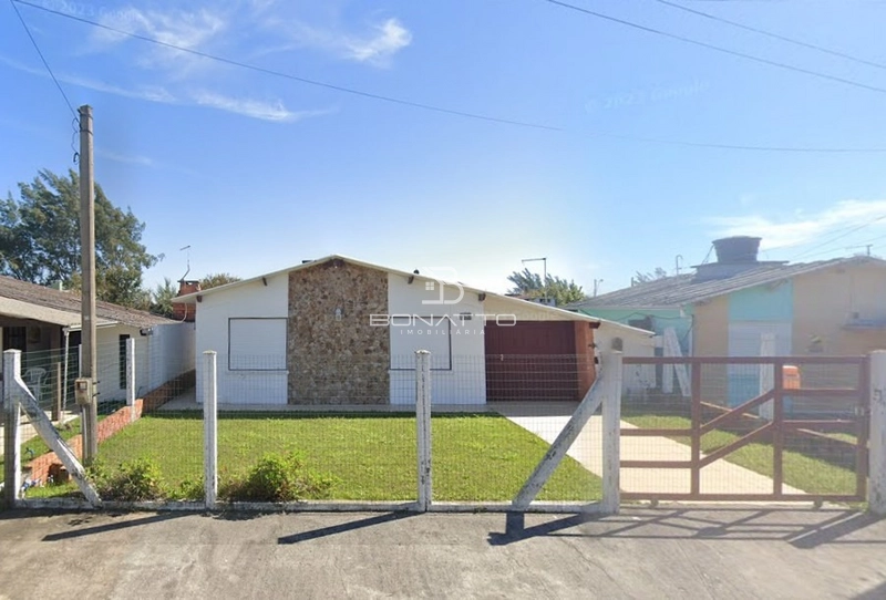 Casa à Venda no Centro de Atlântida Sul! Conforto e praticidade!: 1ª foto da galeria de imagens do imóvel