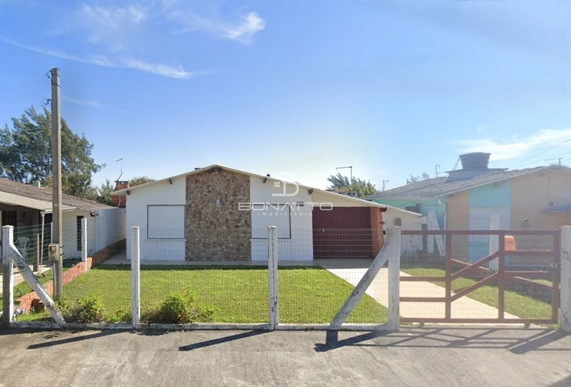 Casa à Venda no Centro de Atlântida Sul! Conforto e praticidade!: 1ª foto da galeria de imagens do imóvel