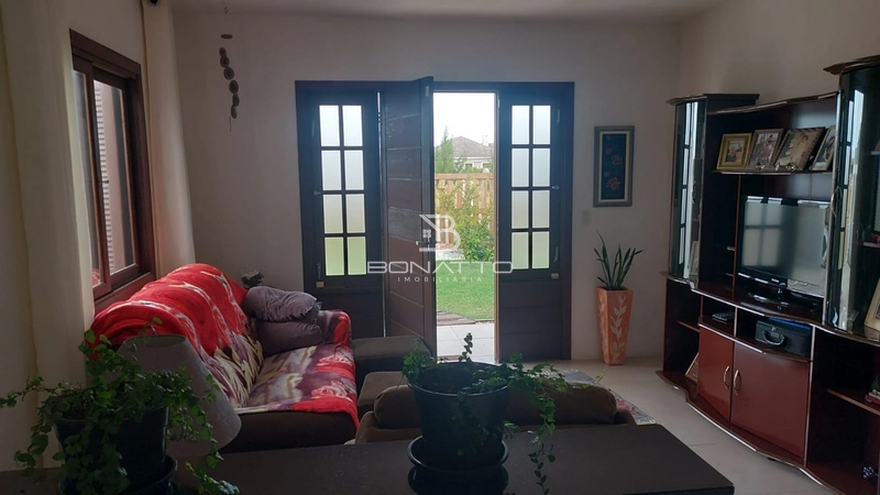 Casa à Venda em Atlântida Sul – Conforto e Qualidade!: 4ª foto da galeria de imagens do imóvel