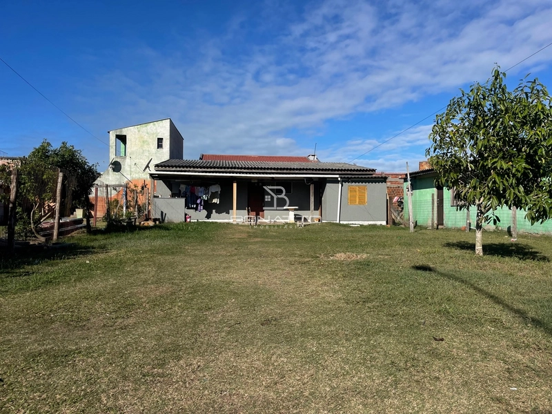 Casa à venda em Atlântida Sul: 2ª foto da galeria de imagens do imóvel