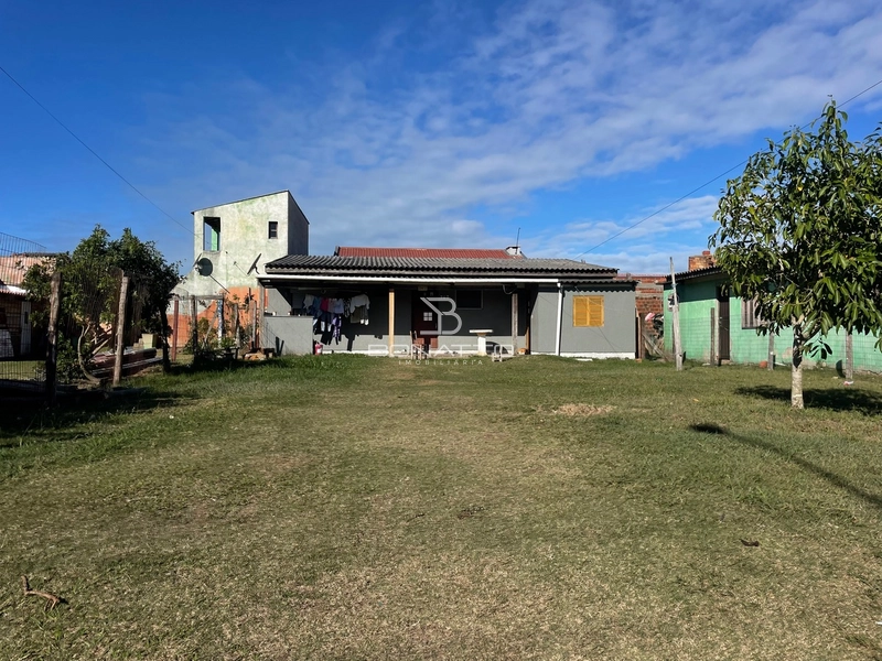 Casa à venda em Atlântida Sul: 1ª foto da galeria de imagens do imóvel