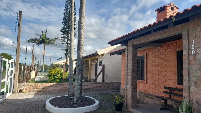 Casa à Venda próxima ao mar em Atlântida Sul – Conforto e Lazer!: 3ª foto da galeria de imagens do imóvel