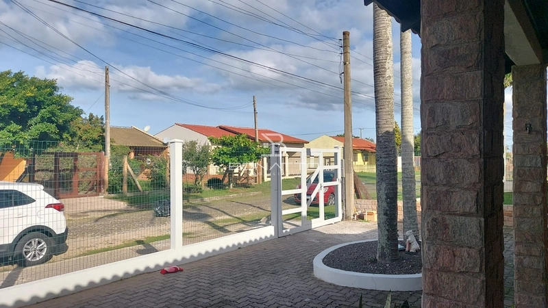 Casa à Venda próxima ao mar em Atlântida Sul – Conforto e Lazer!: 4ª foto da galeria de imagens do imóvel