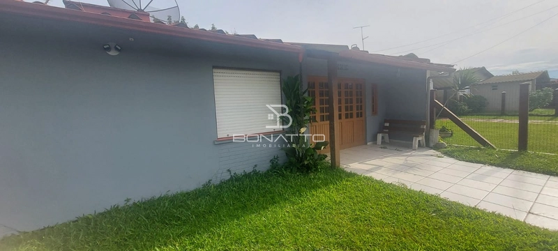 Casa à venda em Atlântida Sul – Conforto e espaço para sua família!: 3ª foto da galeria de imagens do imóvel