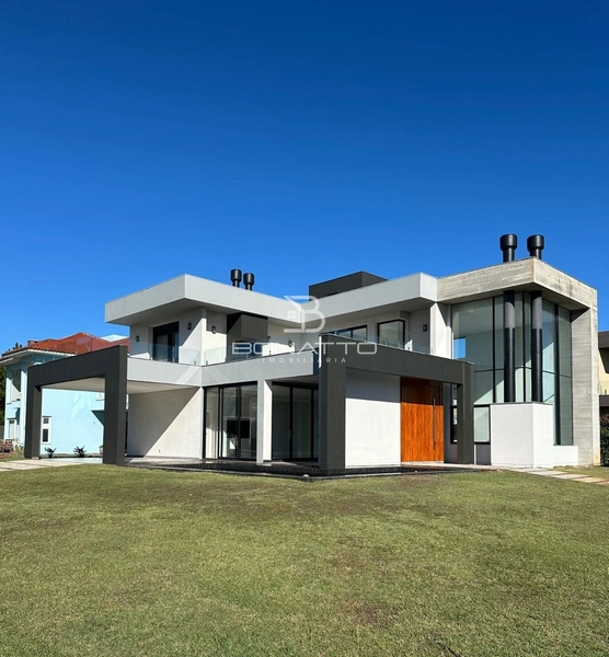 Sobrado Alto Padrão à Venda no Condomínio Náutico Lagoa do Passo