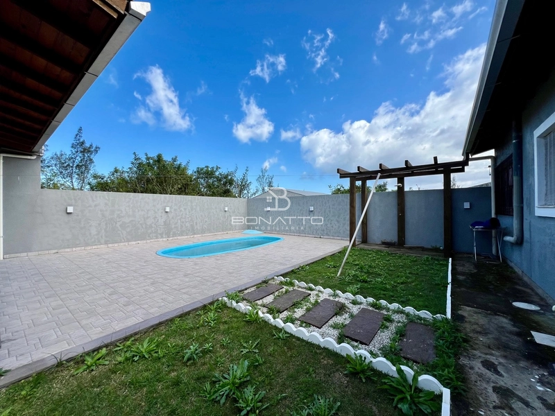 Casa á venda em Atlântida Sul: 8ª foto da galeria de imagens do imóvel