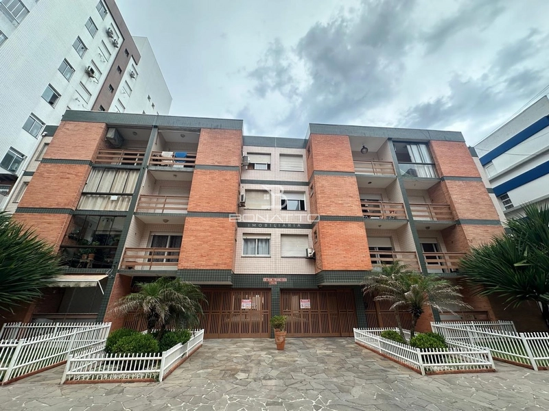 Apartamento no centro e uma quadra do mar: 1ª foto da galeria de imagens do imóvel