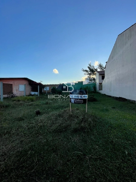 Lote no centro de Atlântida sul: 1ª foto da galeria de imagens do imóvel