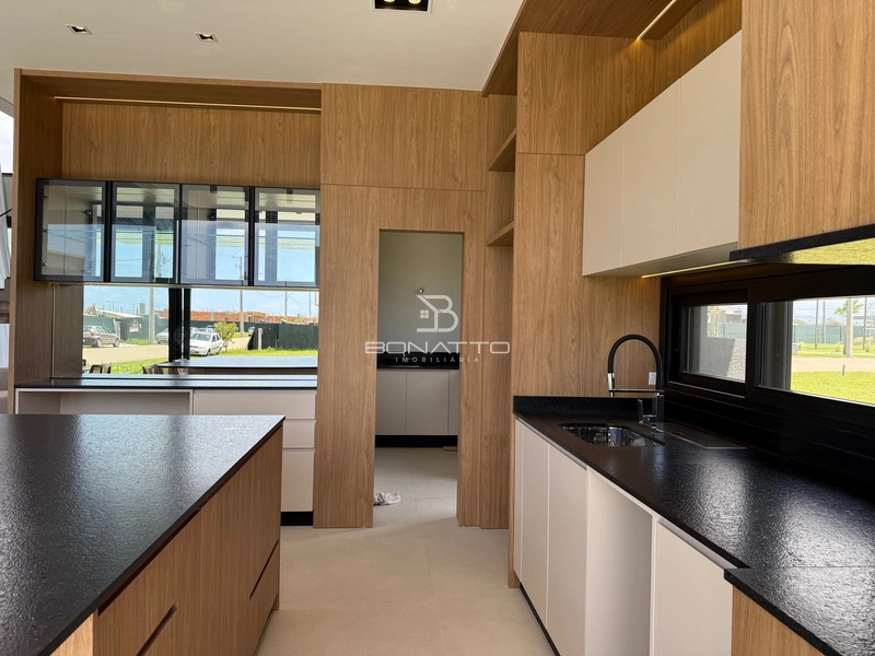 Sobrado de Alto Padrão: 23ª foto da galeria de imagens do imóvel