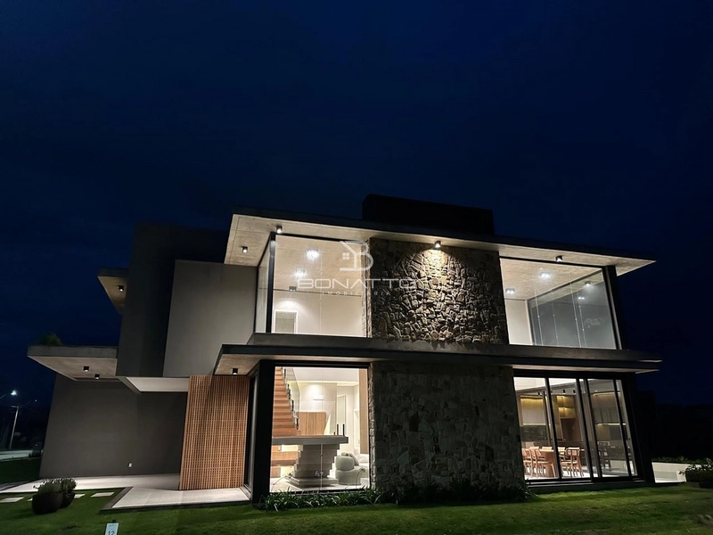 Sobrado de Alto Padrão: 4ª foto da galeria de imagens do imóvel