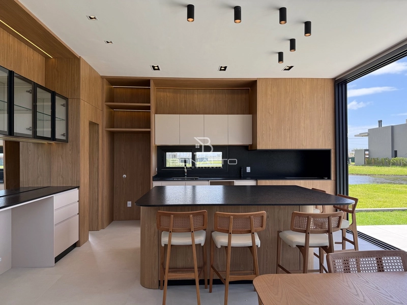 Sobrado de Alto Padrão: 19ª foto da galeria de imagens do imóvel