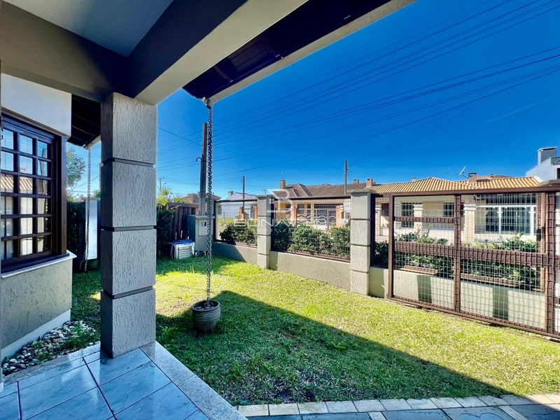 Casa à venda em Atlântida Sul: 2ª foto da galeria de imagens do imóvel