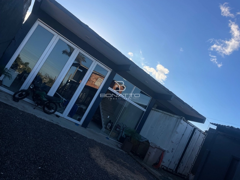 Sobrado pronto pra construir pra cima!: 2ª foto da galeria de imagens do imóvel