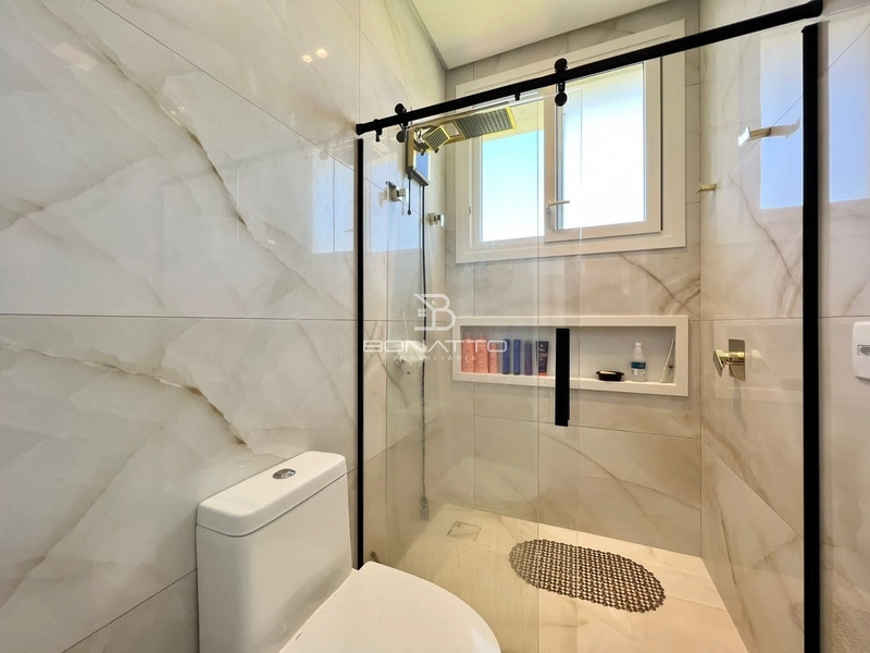 Beira lago em condomínio fechado: 28ª foto da galeria de imagens do imóvel