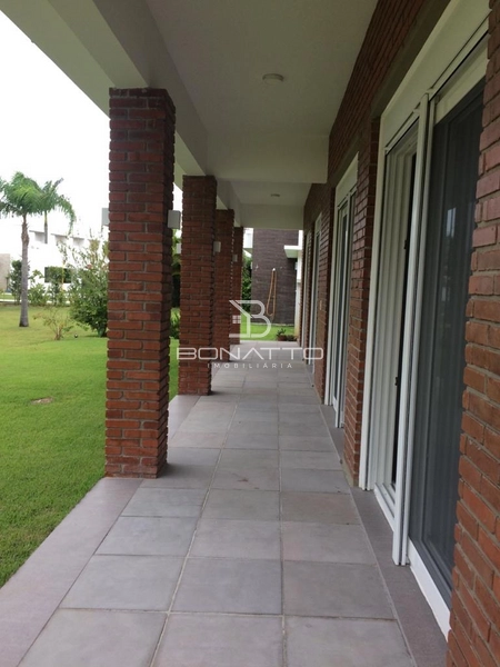 Casa Térrea à venda: 2ª foto da galeria de imagens do imóvel