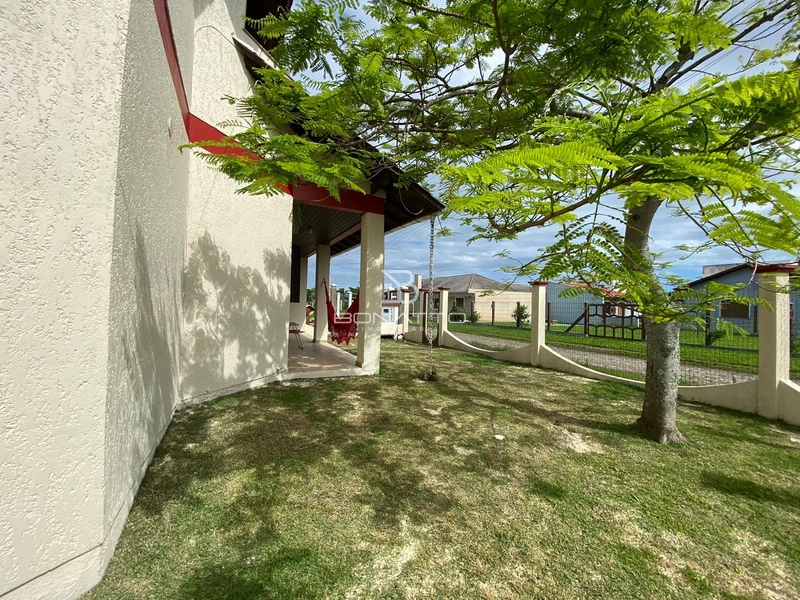 Casa em Atlântida Sul: 5ª foto da galeria de imagens do imóvel