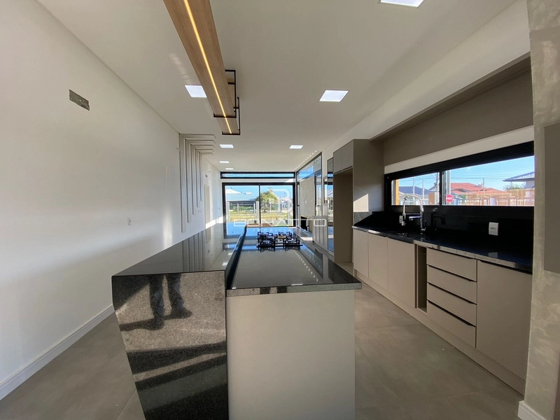 Casa à venda de esquina com 160 m² em Atlântida Sul: 5ª foto da galeria de imagens do imóvel