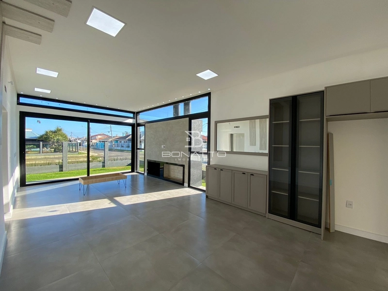 Casa à venda de esquina com 160 m² em Atlântida Sul: 3ª foto da galeria de imagens do imóvel
