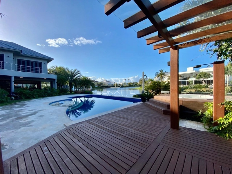 Casa a venda no Condomínio Ilhas Park com 5 suites: 2ª foto da galeria de imagens do imóvel