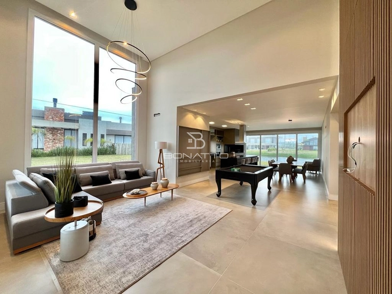 Casa no condomínio Costa Serena, mobiliada e decorada, beira lago: 3ª foto da galeria de imagens do imóvel