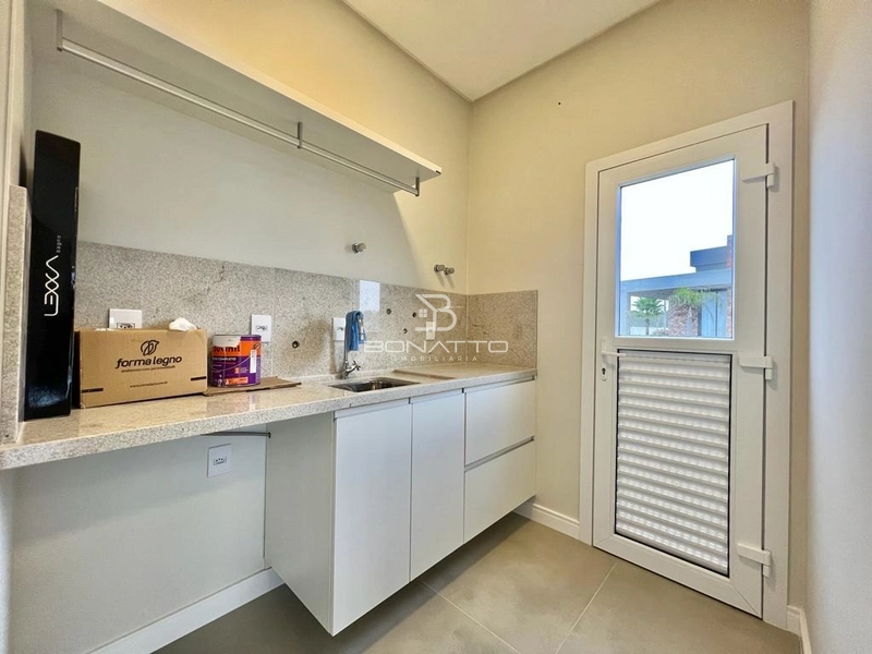 Casa no condomínio Costa Serena, mobiliada e decorada, beira lago: 11ª foto da galeria de imagens do imóvel