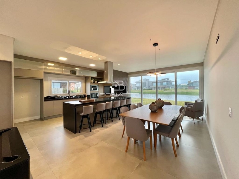 Casa no condomínio Costa Serena, mobiliada e decorada, beira lago: 5ª foto da galeria de imagens do imóvel