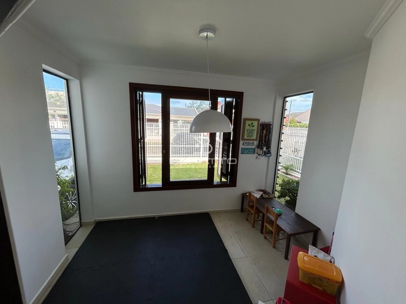 Casa com piscina: 16ª foto da galeria de imagens do imóvel