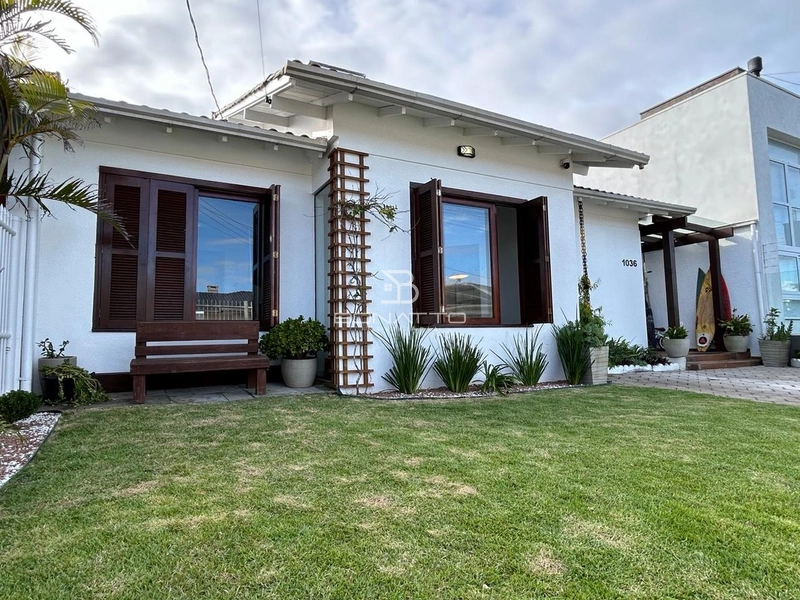 Casa com piscina: 1ª foto da galeria de imagens do imóvel