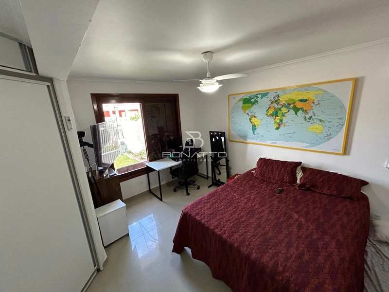Casa com piscina: 17ª foto da galeria de imagens do imóvel