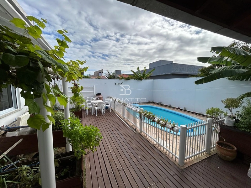 Casa com piscina: 26ª foto da galeria de imagens do imóvel