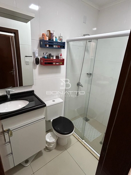 Casa com piscina: 18ª foto da galeria de imagens do imóvel