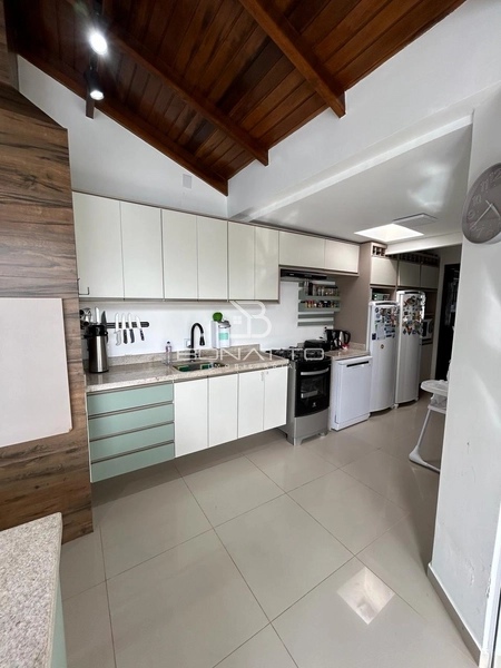 Casa com piscina: 8ª foto da galeria de imagens do imóvel