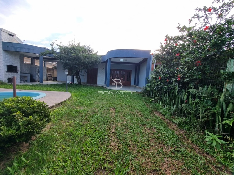 Casa a venda em Atlântida Sul 250 m da beira mar: 2ª foto da galeria de imagens do imóvel