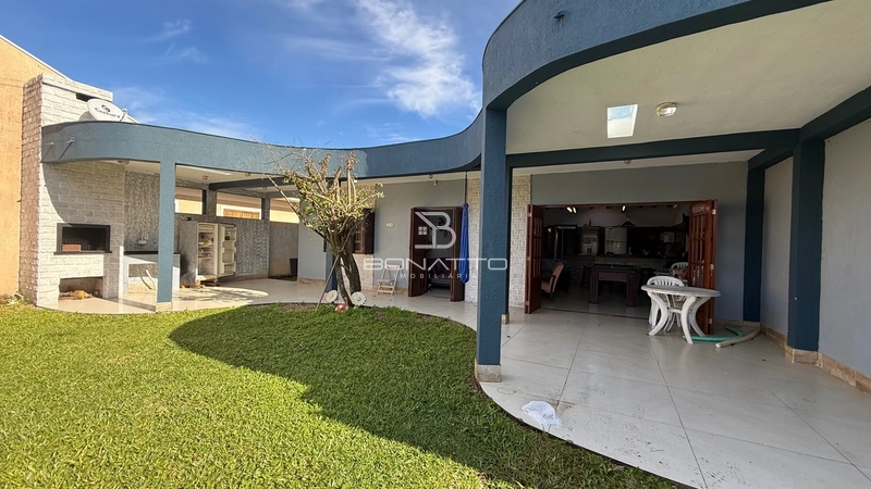 Casa a venda em Atlântida Sul 250 m da beira mar: 1ª foto da galeria de imagens do imóvel