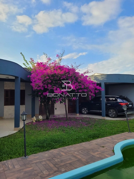 Casa a venda em Atlântida Sul 250 m da beira mar: 1ª foto da galeria de imagens do imóvel