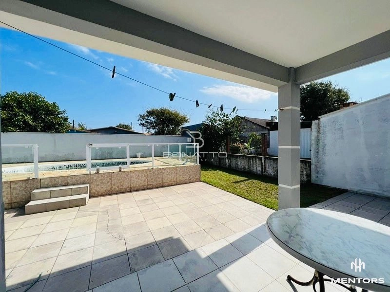 Frente leste com piscina: 5ª foto da galeria de imagens do imóvel