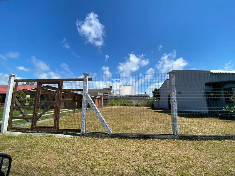 Lote frente leste: 1ª foto da galeria de imagens do imóvel