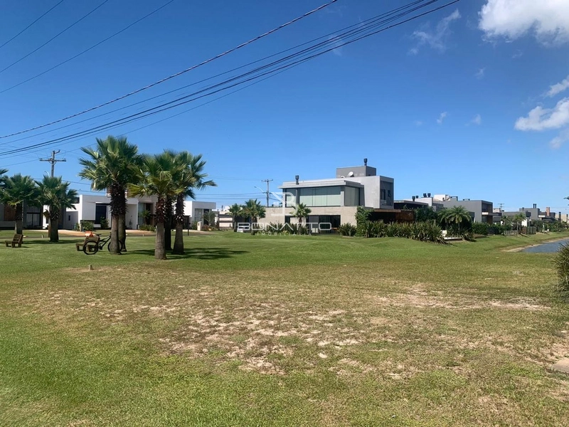 Lote Beira Lago: 4ª foto da galeria de imagens do imóvel