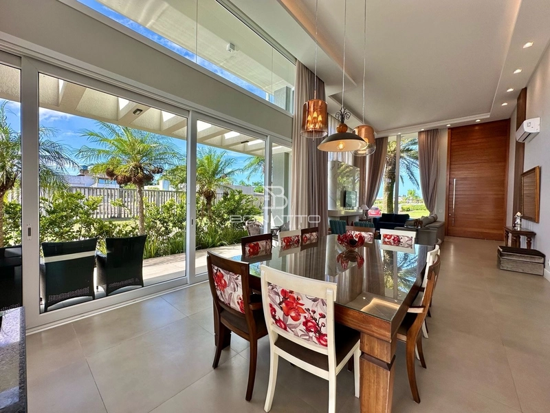 Casa de Esquina Beira Lago: 5ª foto da galeria de imagens do imóvel