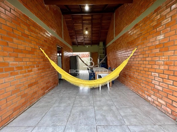 Casa com piscina à venda: 5ª foto da galeria de imagens do imóvel