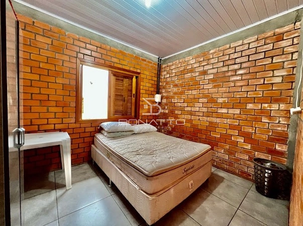 Casa com piscina à venda: 6ª foto da galeria de imagens do imóvel