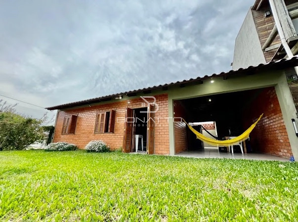 Casa com piscina à venda: 3ª foto da galeria de imagens do imóvel