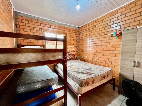 Casa com piscina à venda: 9ª foto da galeria de imagens do imóvel