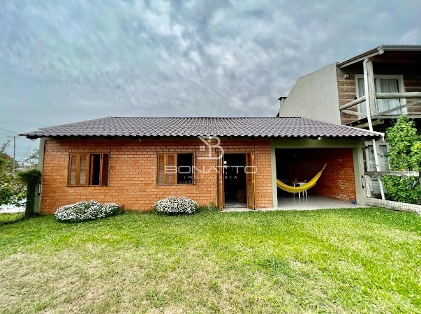 Casa com piscina à venda: 1ª foto da galeria de imagens do imóvel