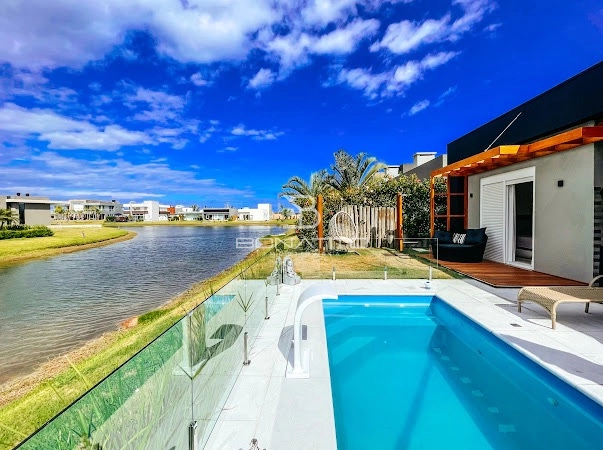 Casa térrea beira lago: 37ª foto da galeria de imagens do imóvel